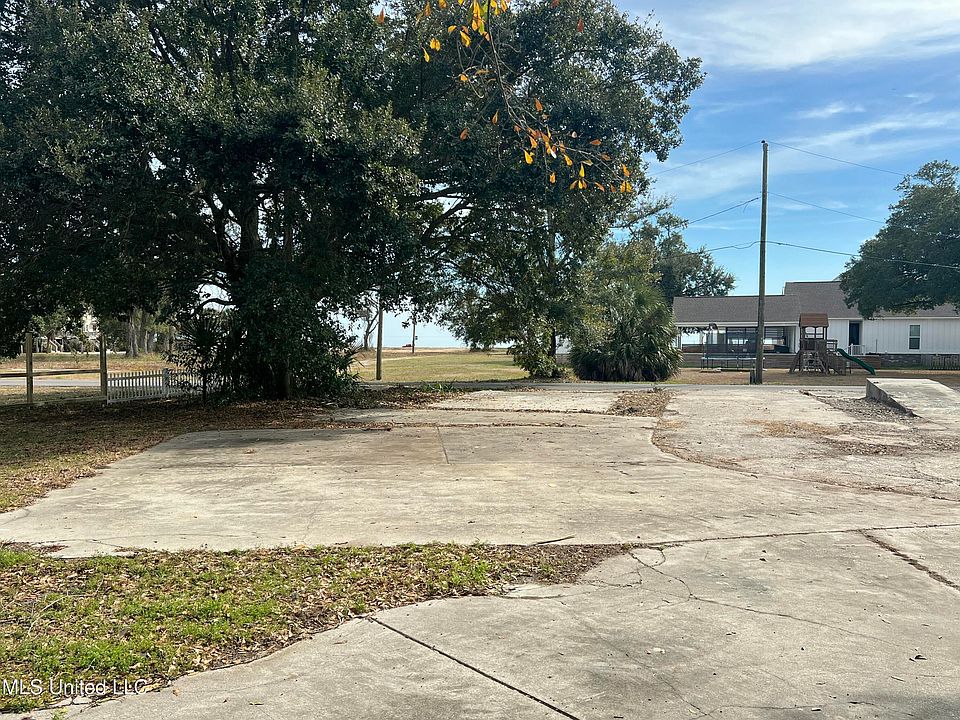 1st image of 817 Martin Ave