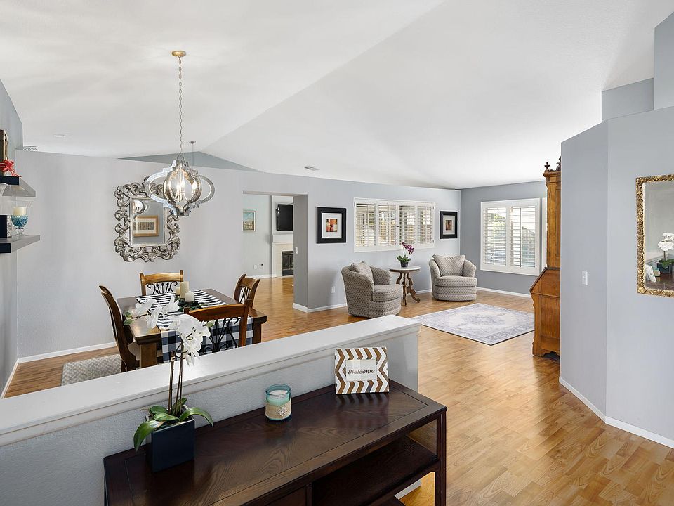 2nd image of 78895 Sonesta Way