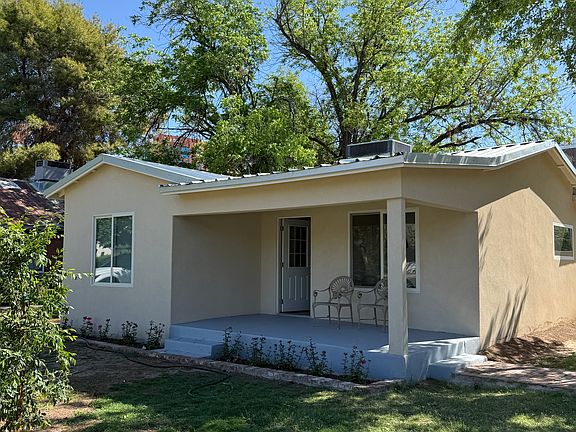 front of house with sitting porch