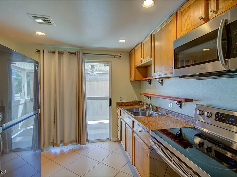 628 B Ave #A — Photo 3