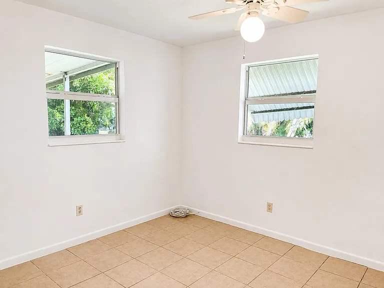 9440 SW 51st St — Photo 15