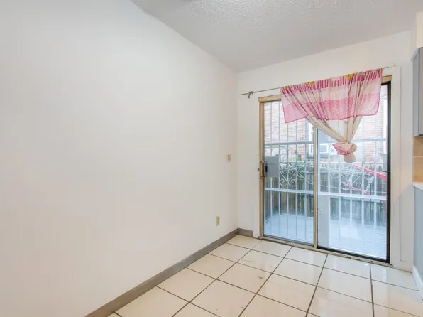 553 Ocean Avenue image 8 of 27