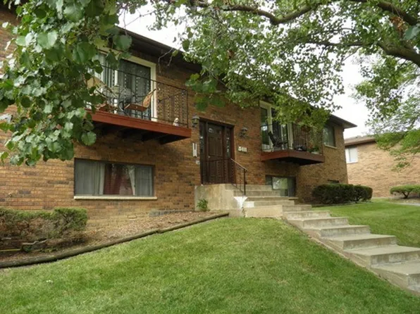 5111 25th Ave Ct, 5111 25th Avenue Ct #7, Moline, IL 61265