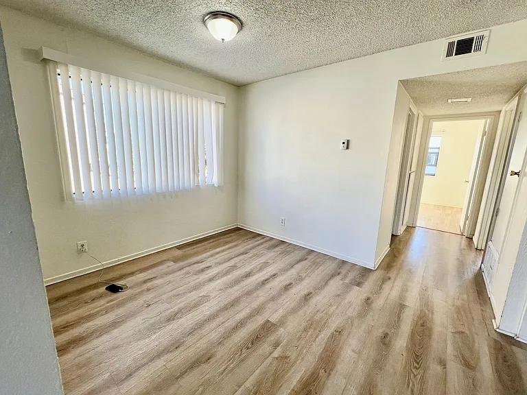 7921 Moonshadow Cir — Photo 7