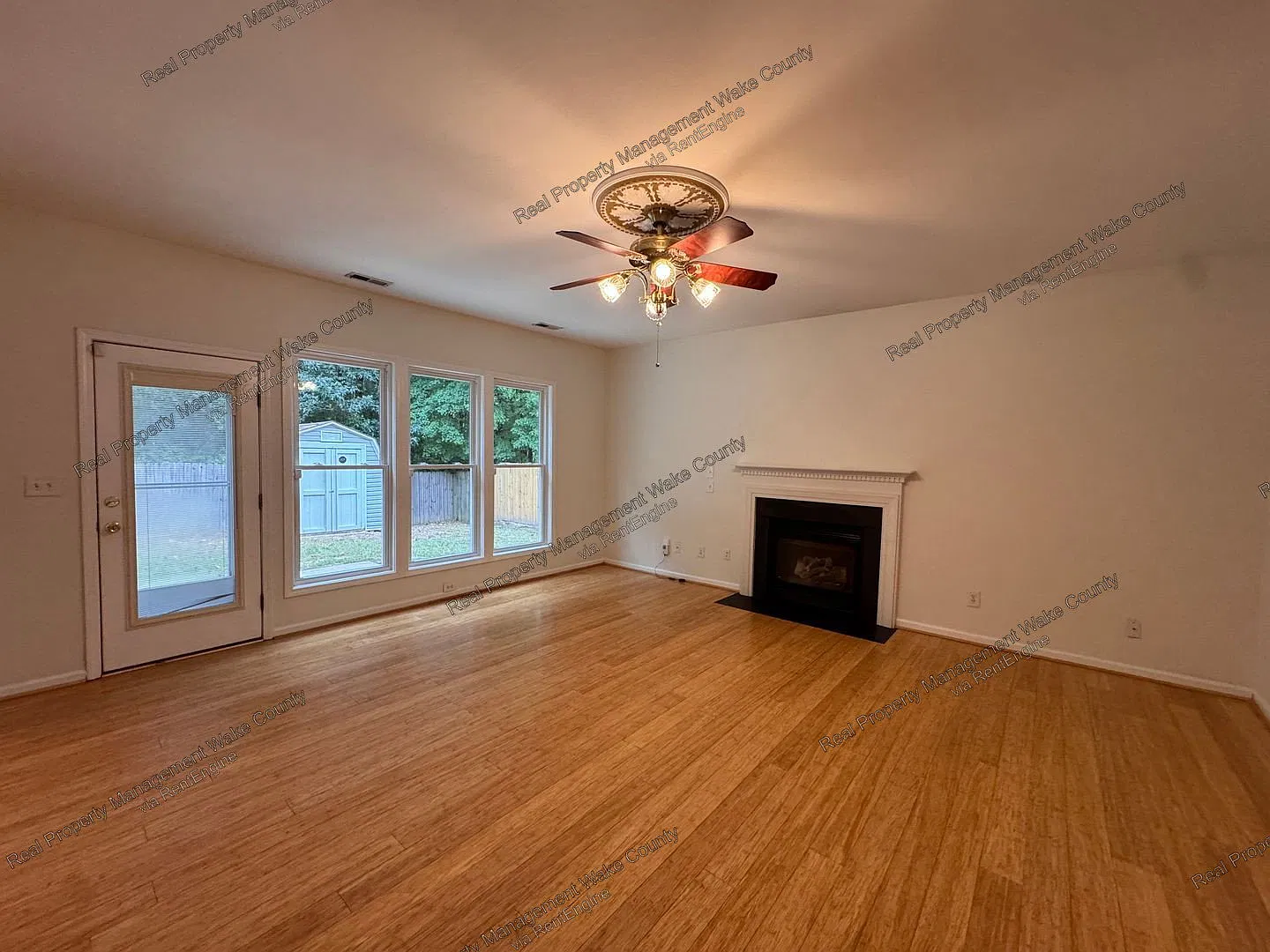 4 bed, 3.0 bath, 2135 sqft, $2,095 — Photo 2
