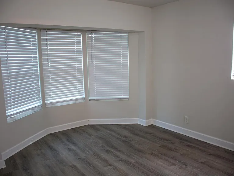 86 Hurwood Ave — Photo 15