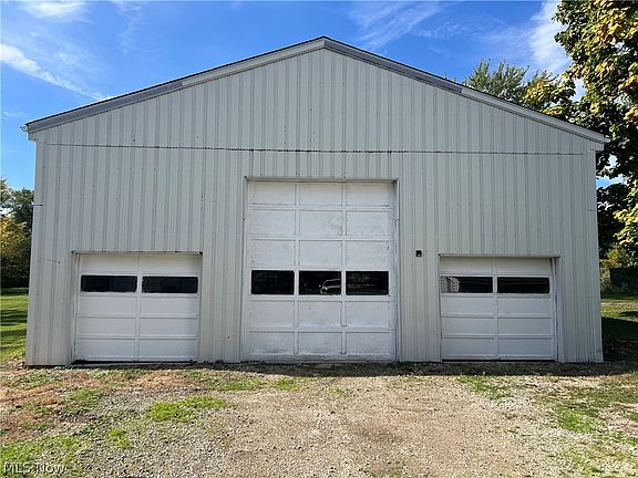 3rd image of 8984 Webster Rd