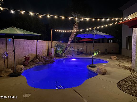 3rd image of 320 W LEAH Avenue