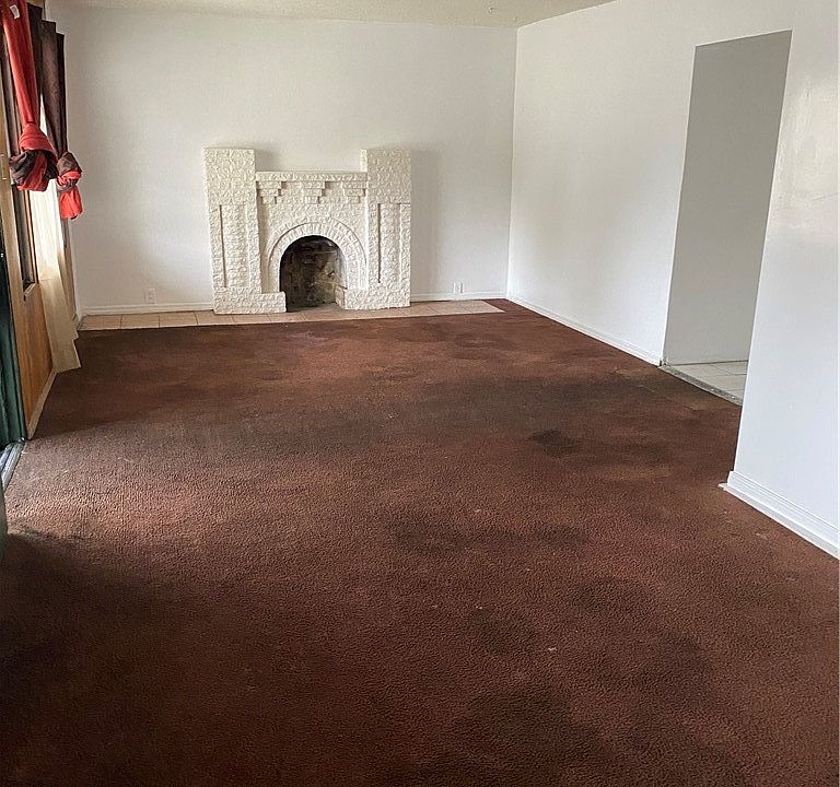 1st image of 844 W 50th Pl