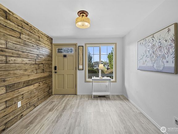 4th image of 14905 45th Avenue NE