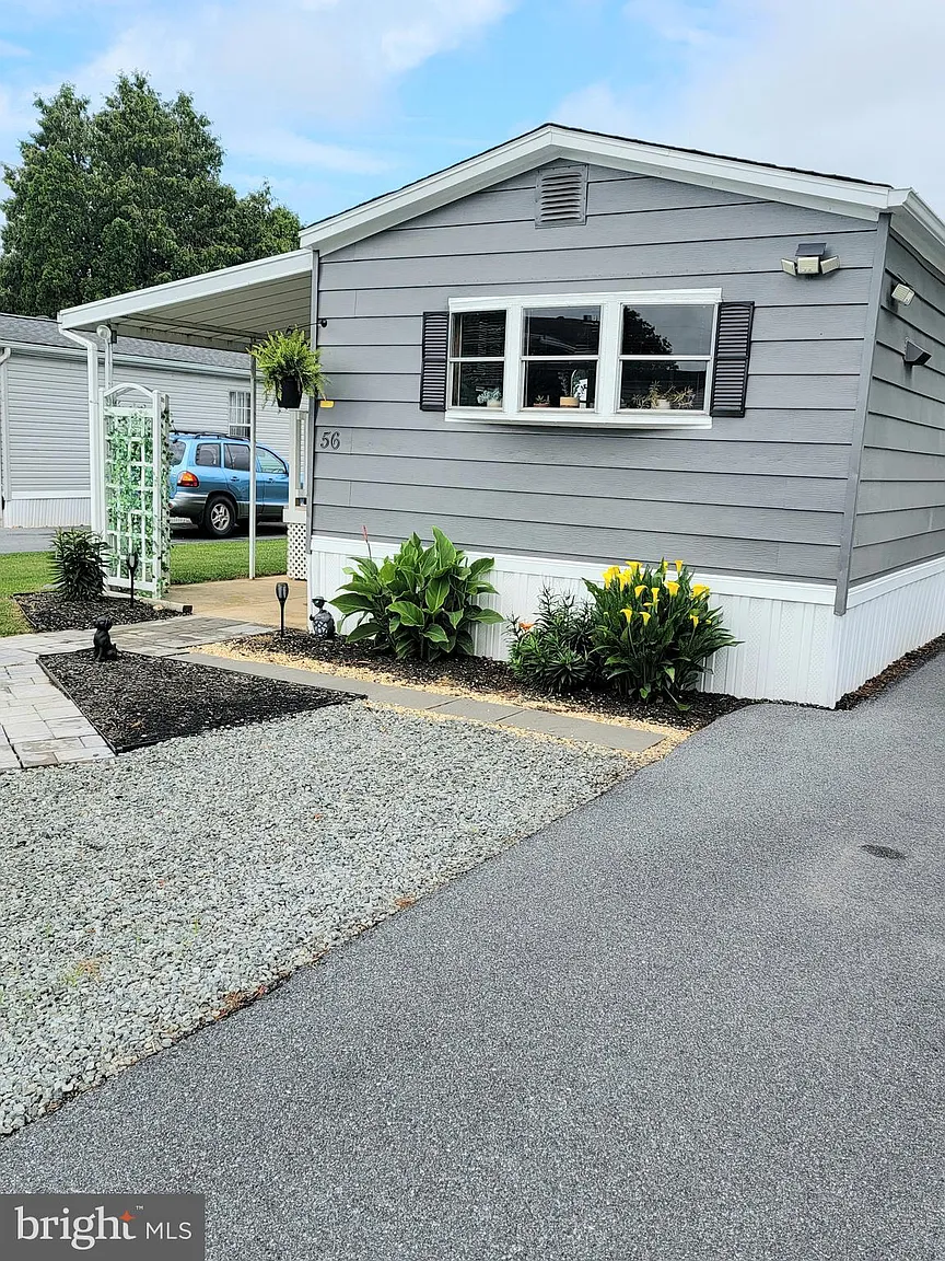 56 Lobin Rd photo 1