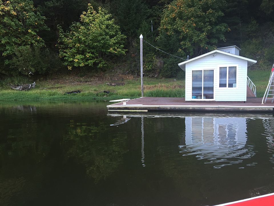 n. tenmile float house