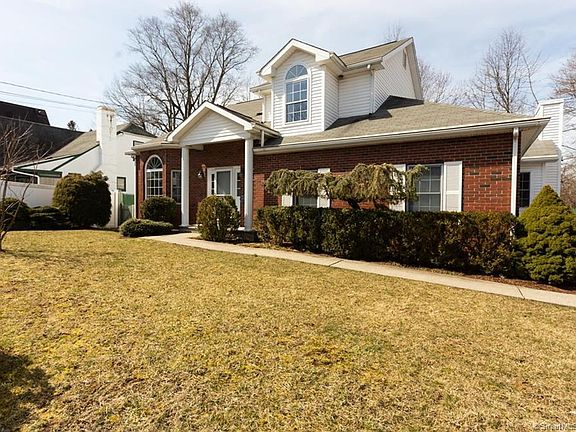 2nd image of 534 Newfield Ave