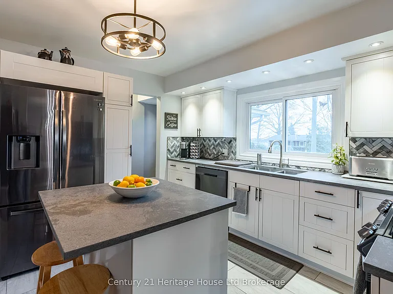 93 James Ave — Photo 19
