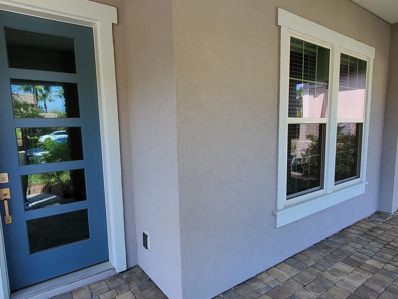 3 bed, 2.0 bath, 1991 sqft, $3,495 — Photo 3