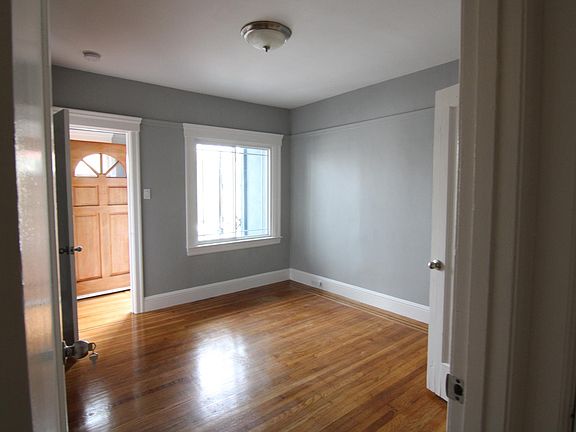 5th image of 145 Laura St