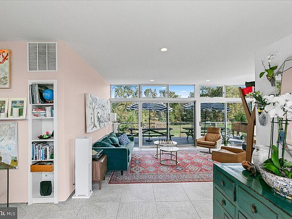 2nd image of 10222 Van Thompson Rd