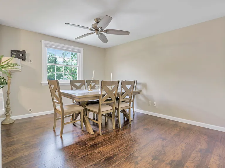 8752 Seabright Dr — Photo 4