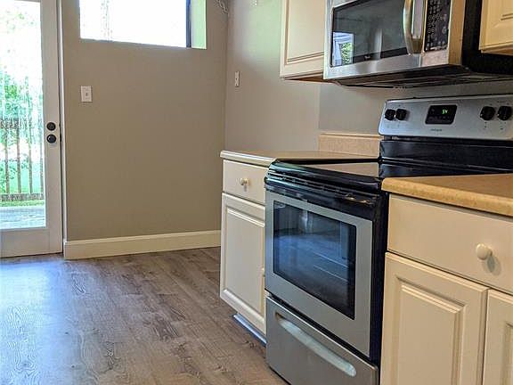 4th image of 5345 Pershing Ave APT 1B