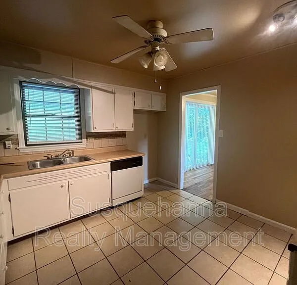 529 Stone Hill Rd — Photo 8