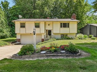9109 Bluejay Ln, Mentor, OH 44060