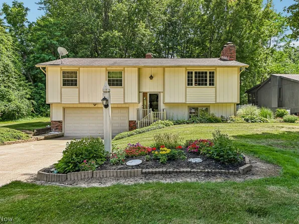 9109 Bluejay Ln, Mentor, OH 44060