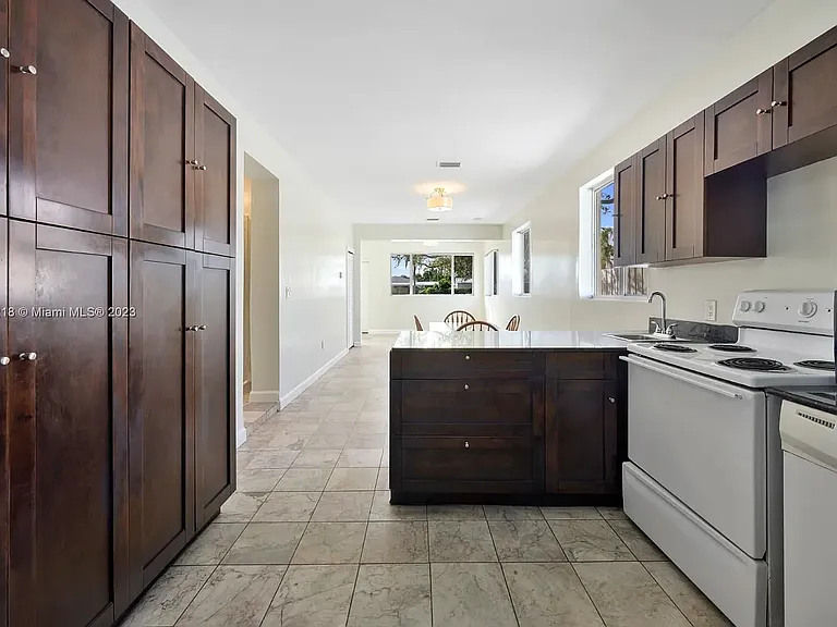 8861 SW 127th Ter — Photo 70