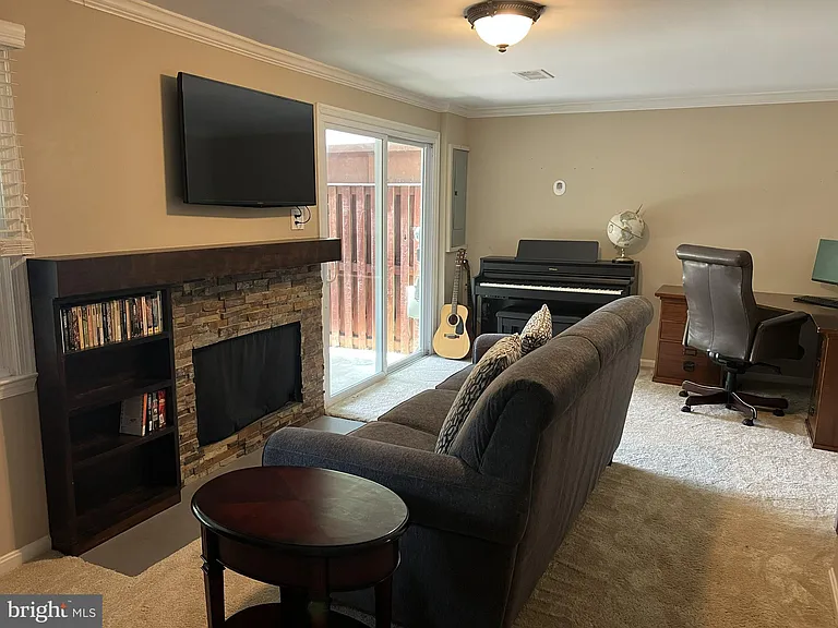 9015 Piney Grove Dr — Photo 43