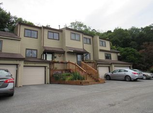 13 Ash Ct, Highland Mills, NY 10930