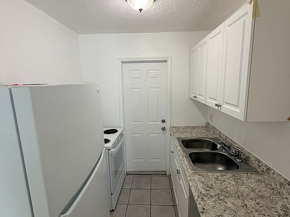 5th image of 3055 2nd St #B