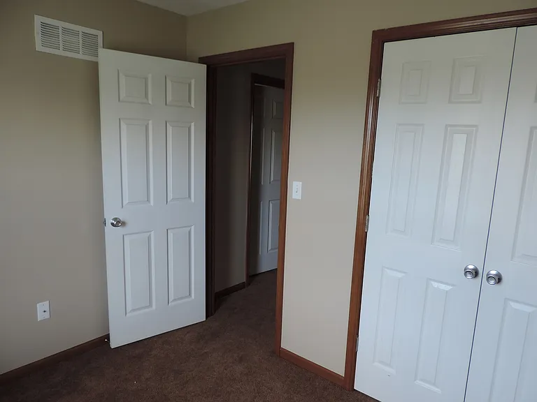 1009 Higgins St — Photo 15
