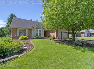 14584 Sundew Ln, Sterling Heights, MI 48312