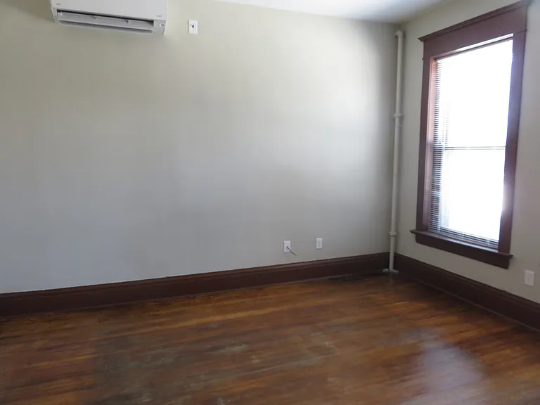 604 W 3rd St #3B — Photo 5