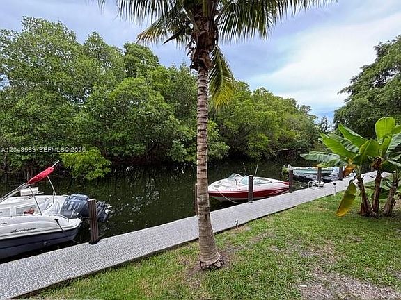 3rd image of 1860 Venice Park Dr APT 110