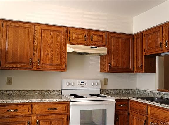 4th image of 50 Priorslee Ln #50
