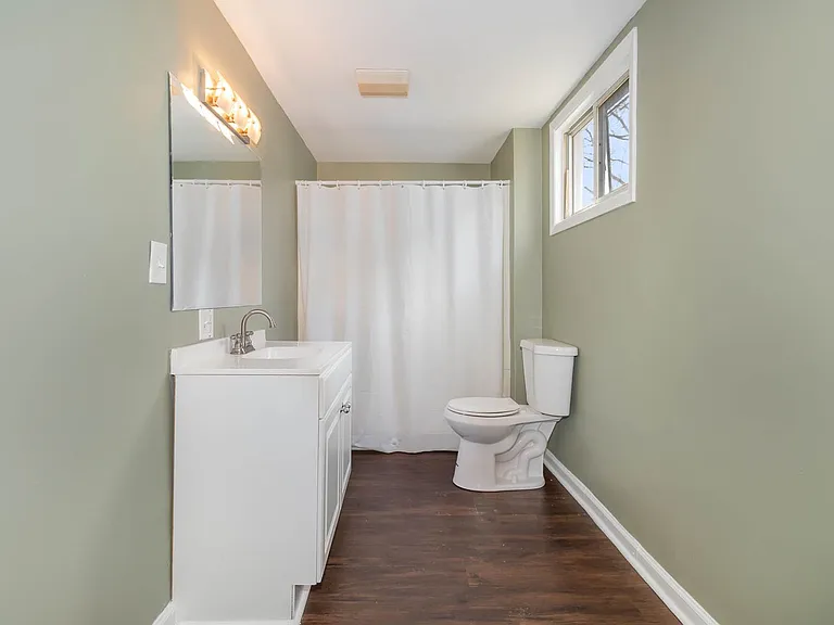 668 Main St — Photo 11