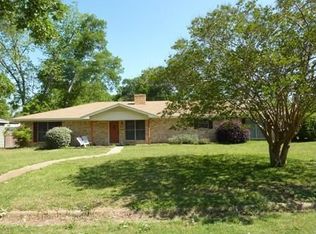521 Spruce St, Teague, TX 75860