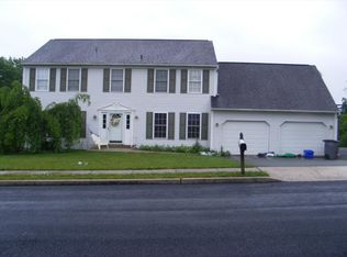 813 Antietam Dr, Douglassville, PA 19518