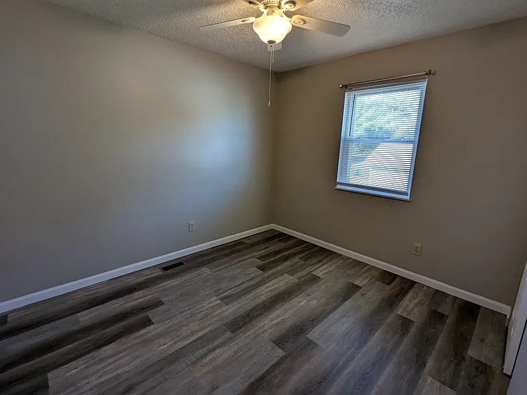 110 Weber Rd — Photo 20