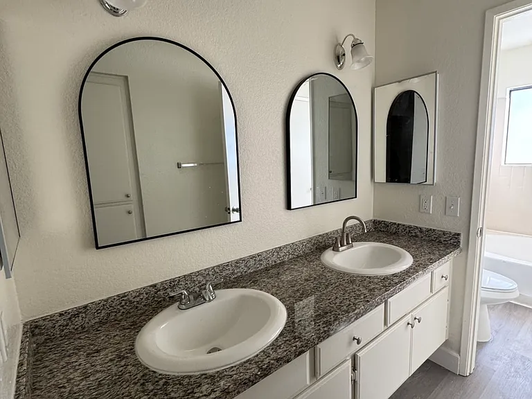 1951 S Euclid Ave #4 — Photo 4