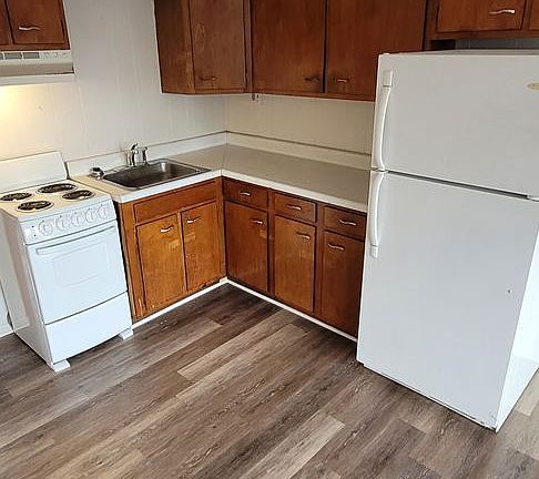2nd image of 1645 State Road 930 E #2