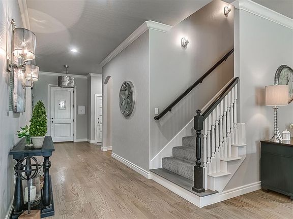 3rd image of 3024 Fallbrook Ave