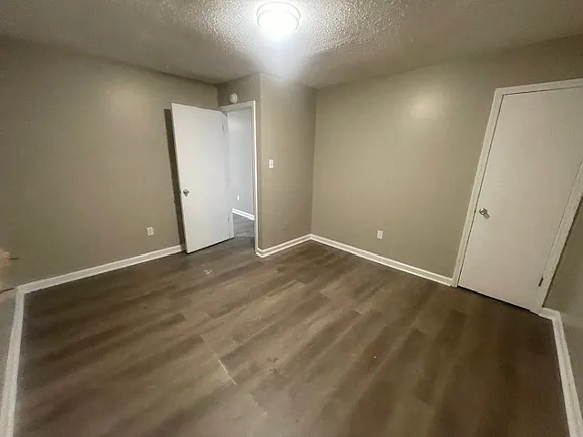 3 bed, 1054 sqft, $950 — Photo 2