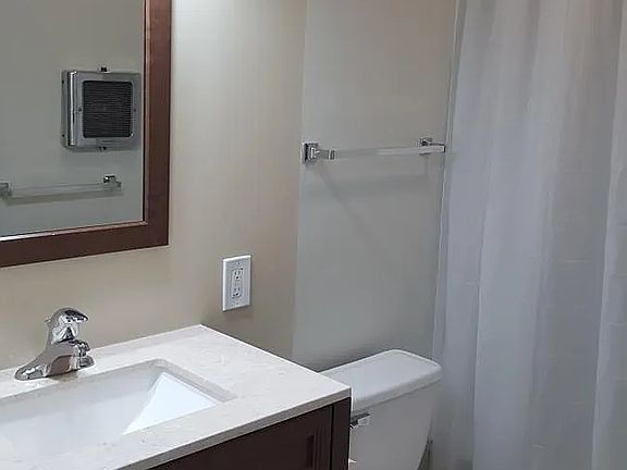 5th image of 901 Kimberly Dr APT C