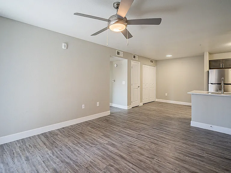 Sterling Point Apartment Homes — Photo 58