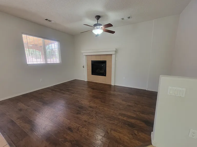 2202 Margarita Dr SE — Photo 17