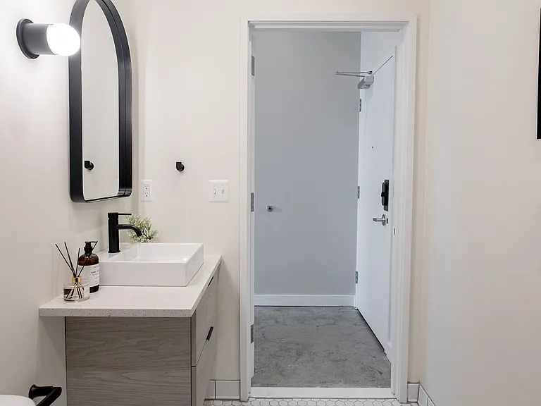 2857 E Grand Blvd #32 — Photo 14