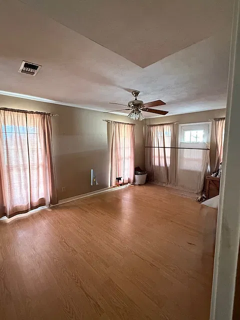 3 bed, 2.5 bath, 2252 sqft, $2,400 — Photo 4