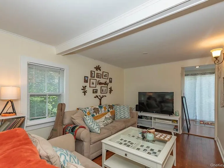 1385 Old Shipyard Ln — Photo 8