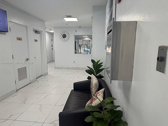 4th image of 104 SW 9th St APT 1101